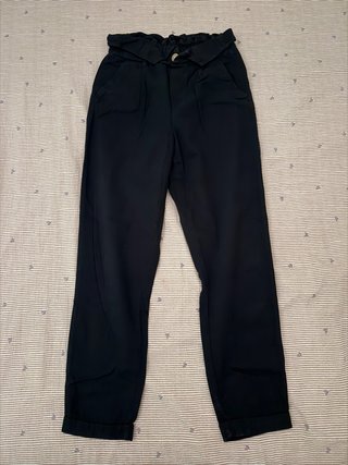 Pantalones negros de talle alto