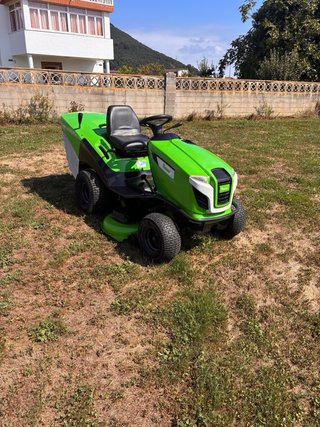 Tractor cortacésped Viking verde
