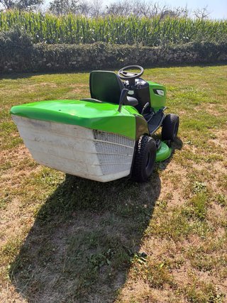 Tractor cortacésped Viking verde