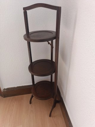 Mueble inglés de madera, se pliega. ANTIGÜEDAD