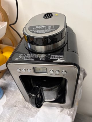 Cafetera con molinillo CASO