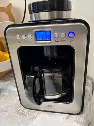 Cafetera con molinillo CASO