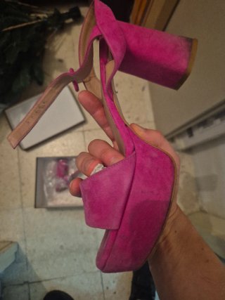 Zapatos de tacón rosa gloria ortiz