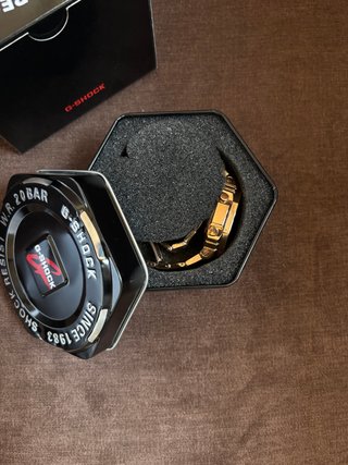 Reloj Deportivo Muy Resistente Dorado Rosado