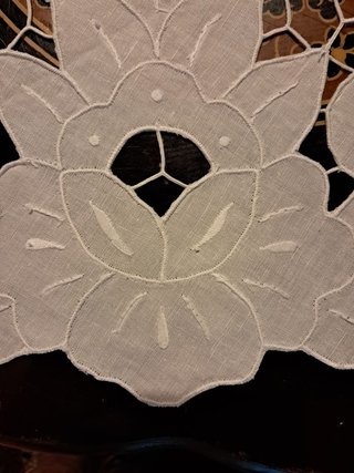 4 Centri Vintage Rotondi Ricamo Intaglio Mano