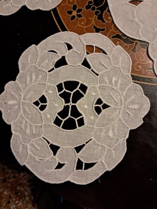 4 Centri Vintage Rotondi Ricamo Intaglio Mano