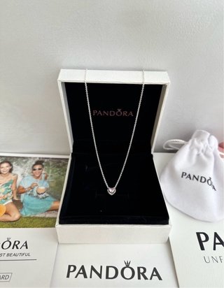 Collar Pandora de plata 925 con corazón rosa