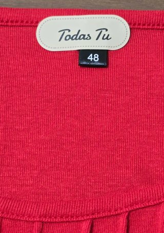 Camiseta Roja Plisada Todas Tú Talla 48 Nueva.