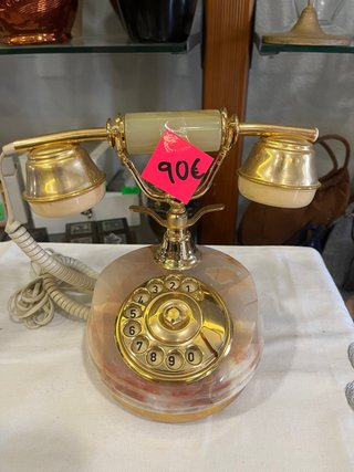 Teléfono de Alabastro Dorado