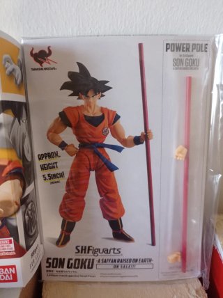 Figura S.H.Figuarts Son Goku + power Pole