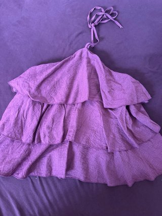 Blusa morada con volantes