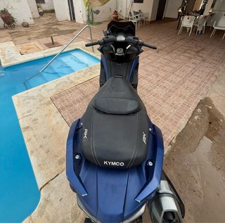 Kymco Maxi Scooter Azul