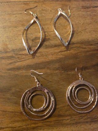 Pendientes dorados largos