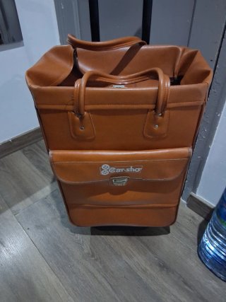 Maleta de compra marrón