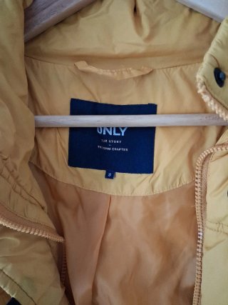 Abrigo ONLY Talla S Color Ocre