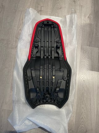 Asiento Moto BMW F800GS Negro/Rojo