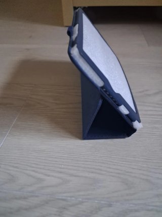 Funda y protector de pantalla. Tableta, libro elec