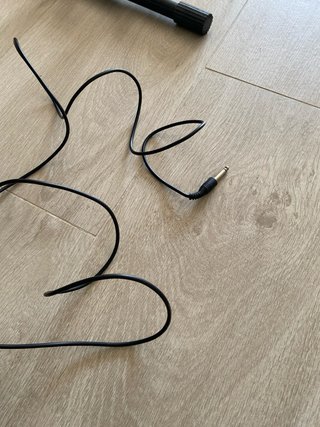 Piano eléctrico Yamaha con soporte