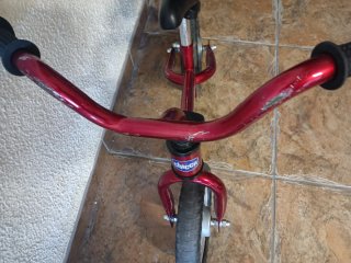 Bicicleta de equilibrio roja Chicco