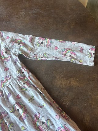 Vestido H&M Unicornios Talla 4-6 años