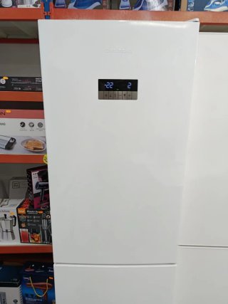 ☆NEVERA MARCA GRUNDIG COMBI NOFROST☆