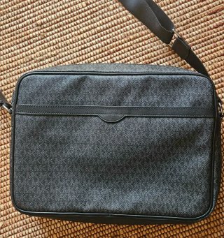 Maletín Michael Kors Negro