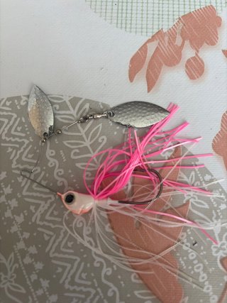 Señuelo de pesca spinnerbait