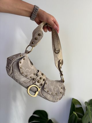 Bolso vintage de hombro detalles metalicos dorados