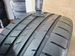245 40 R19 98Y Goodyear - 1 neumático +95%