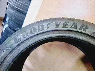 245 40 R19 98Y Goodyear - 1 neumático +95%
