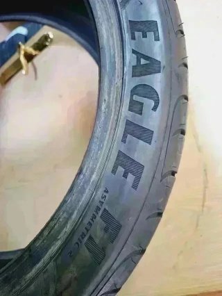 245 40 R19 98Y Goodyear - 1 neumático +95%