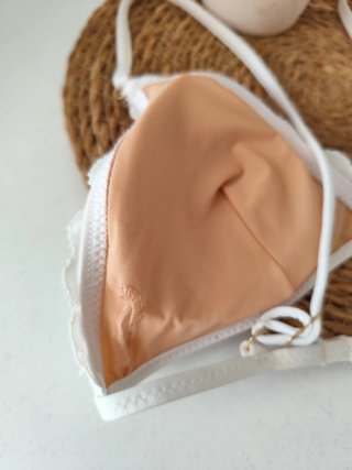 Bikini parte de arriba blanco encaje