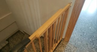Barrera seguridad infantil madera ancho ajustable.