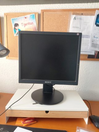 Pantalla Sony Negra y Beige