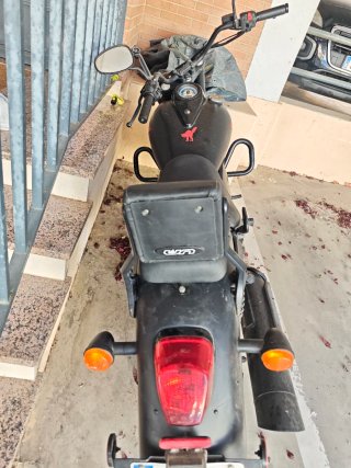 UM Renegade Comando 125cc Negra