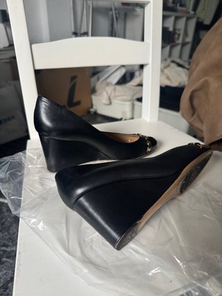 Zapatos de cuña Ferragamo negros