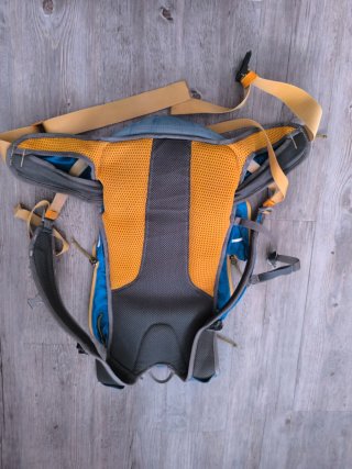 Mochila Salomon Azul y Amarilla