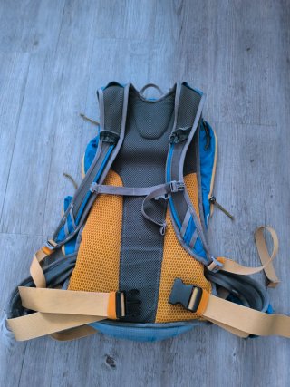 Mochila Salomon Azul y Amarilla