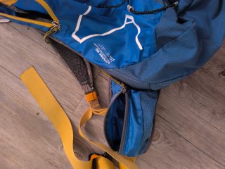Mochila Salomon Azul y Amarilla