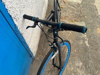 Bicicleta Fixie Fixtyle negra y azul