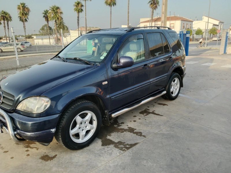 Mercedes-Benz Clase M 2001 - foto 1