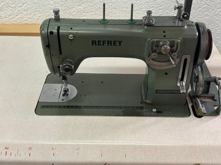 Máquina de coser industrial Refrey