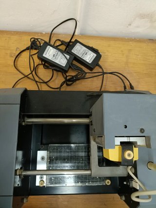 Roland Modela MDX-15 Fresadora y Escáner 3D