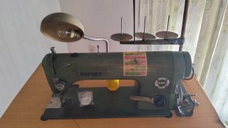 Máquina de coser industrial Refrey 906 vintage