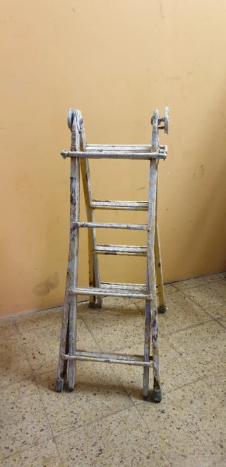 ESCALERA 14 PELDAÑOS DE ACERO Y ALUMINIO