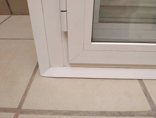4 Ventanas Aluminio Blancas con persianas.