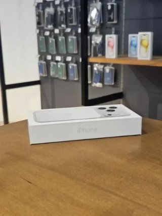 IPHONE 17 PRO 256GB PLATA PRECINTADO