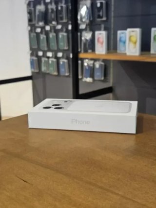 IPHONE 17 PRO 256GB PLATA PRECINTADO