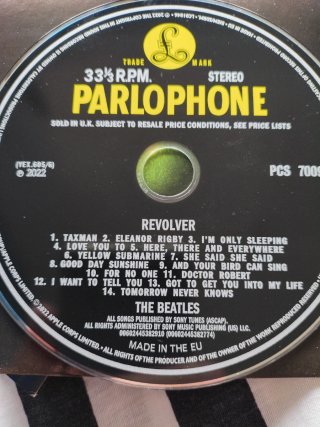 CD doble The Beatles Revolver