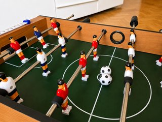 Futbolín de madera para niños